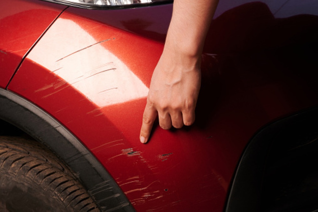 how to remove scratches from car